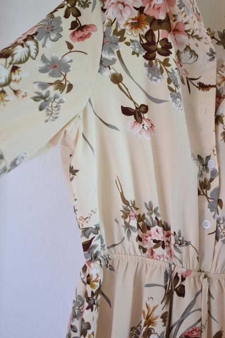 Kvetované šaty 42, 42