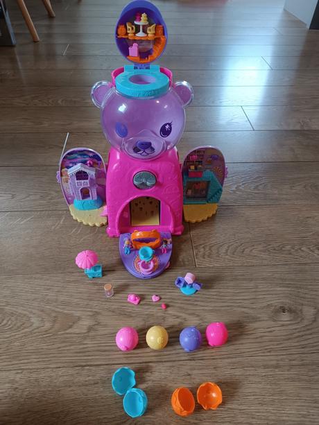 Polly pocket bábiky medvedík automat na guličky, 