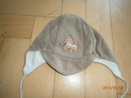 Zamatová čiapka, 68