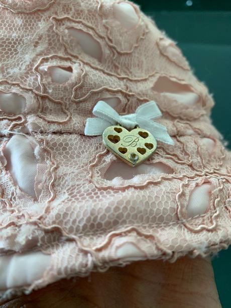 Blumarine dievčenský klobucik vel. 46, 98