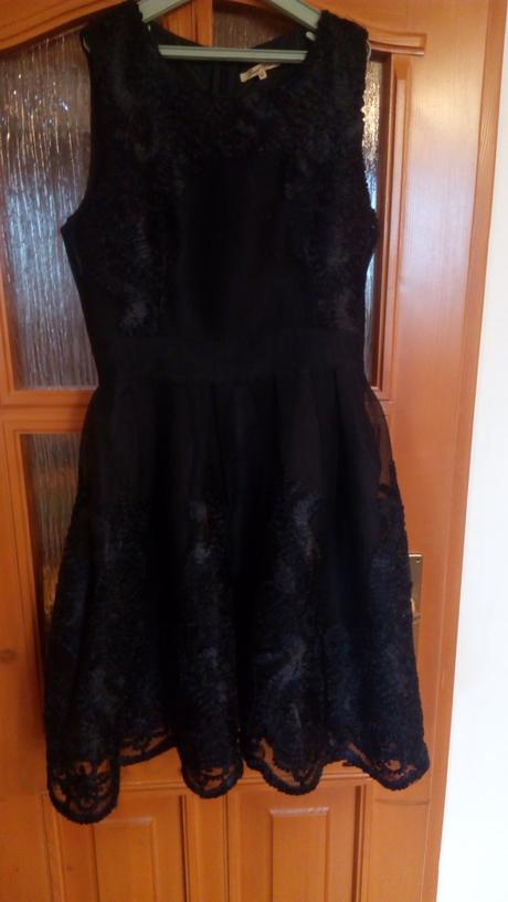 Spoločenské šaty, l