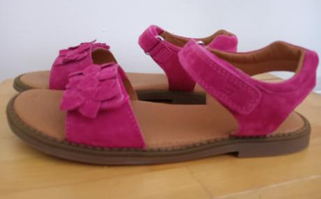 Nové kožené sandálky na suché zipsy zn.baťa, baťa,36