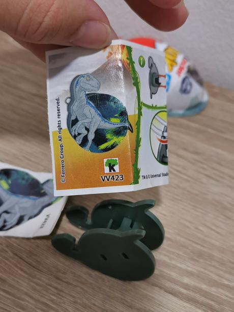 Kinder joy jurassic world,