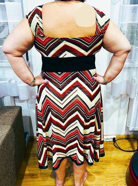 Spoločenské šaty trblietavé, 46