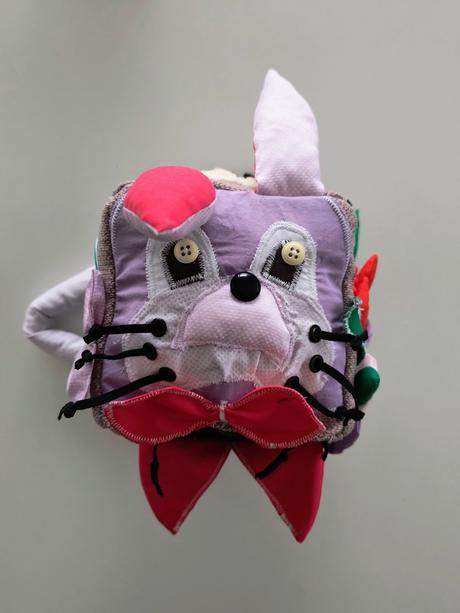 Didaktická edukačná kocka strojové a ručne šitie, 