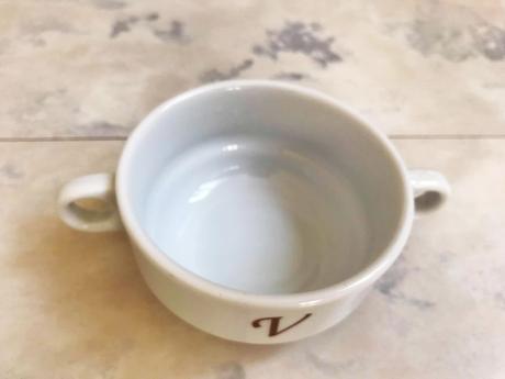 Porcelánová miska s uškami, 