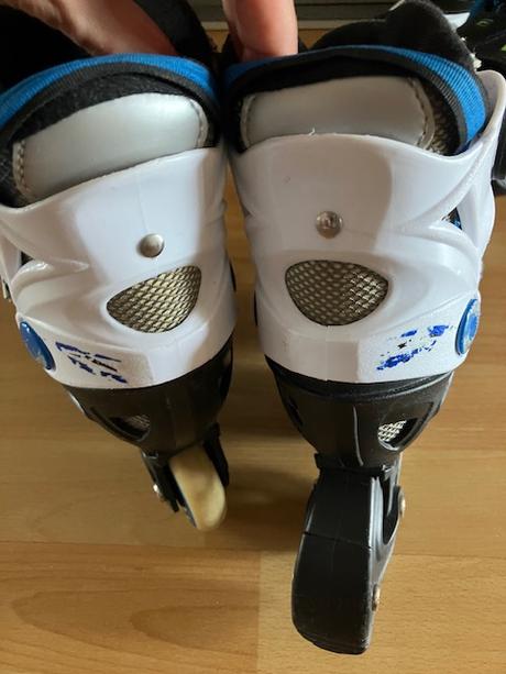 Korčule veľ. 33-36 + chrániče zdarma, 33