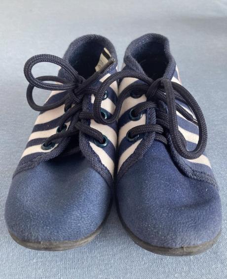 Plátené tenisky, 23