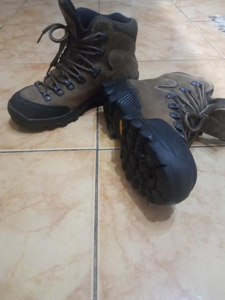 Turisticka obuv vibram, 37