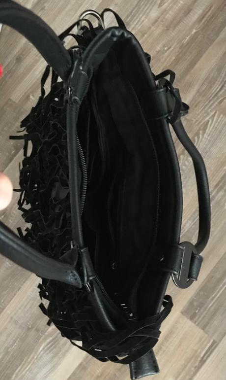 Kabelka so strapcami, 