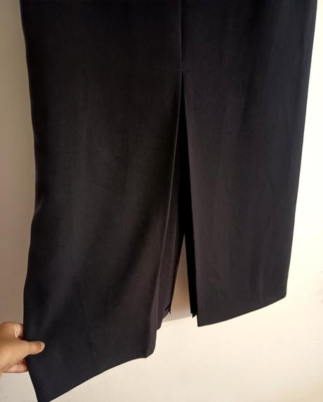 Čierna sukňa taifun, l