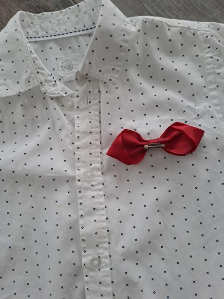 Biela košieľka s motýlikom, 128