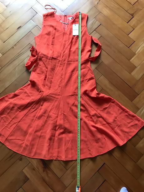 Dámske elegantné šaty, 38