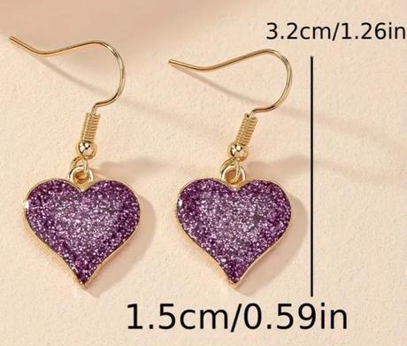 Fialové náušnice srdce, 