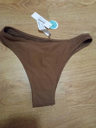 Bikiny, gate,42