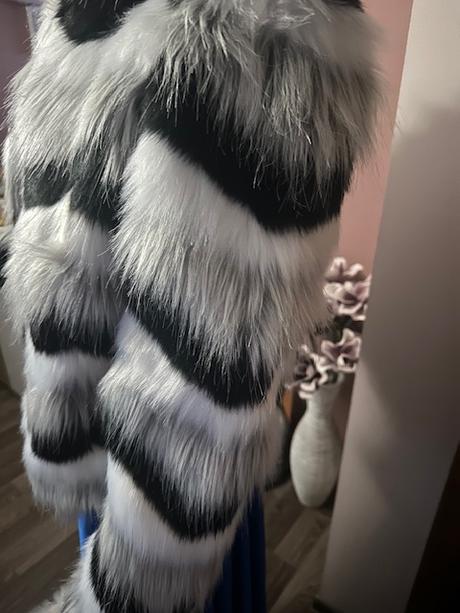 Krásna kratšia bundička zn. orsay, orsay,42 / l / m