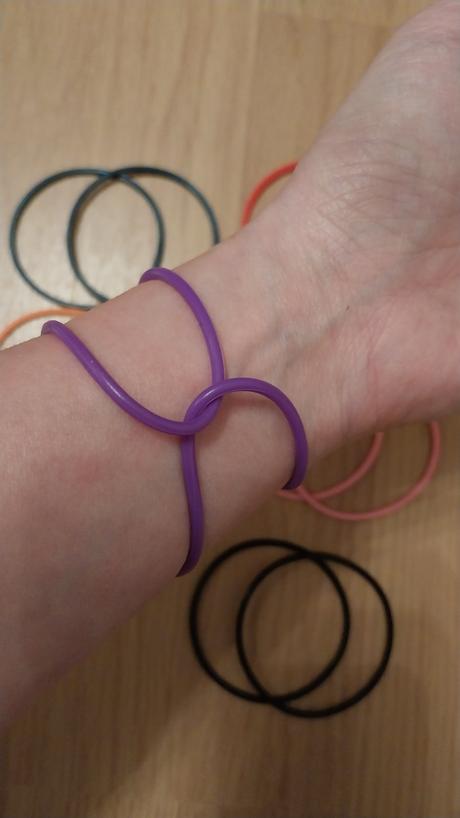 Farebne silikonove naramky (infinity naramok), 