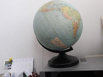 Retro glóbus , r. 1971,