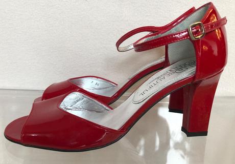 Značkové kožené sandálky, 36