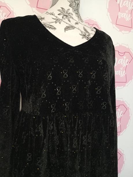 Zamatové vzorované šaty, s