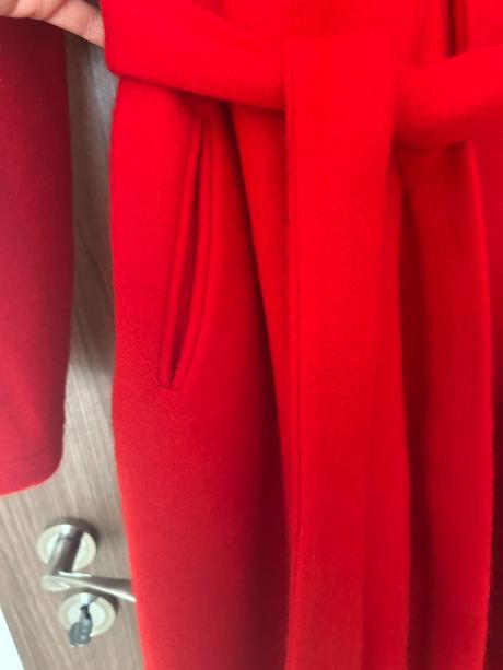 Nádherný kabát s opaskom značky sempre, pc 80 eur, s