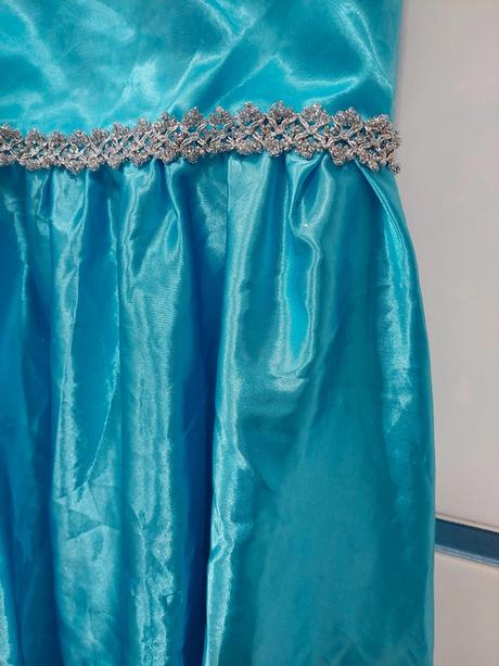 Princezná / elsa karnevalové šaty+ plášť 128-140,