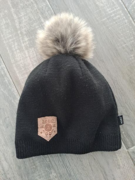 Čiapka s brmbolcom, 110