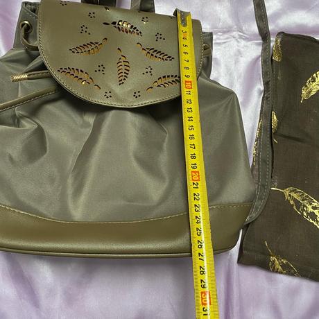 Khaki zlatý batoh, peňaženka a šatka,