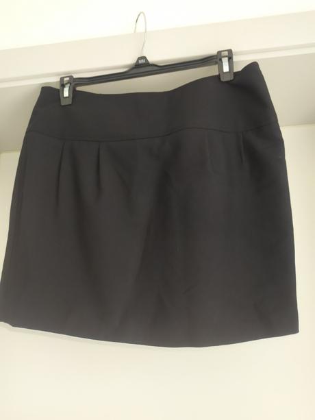 C 47  sukna cierna elegntna biznis nenosena, m