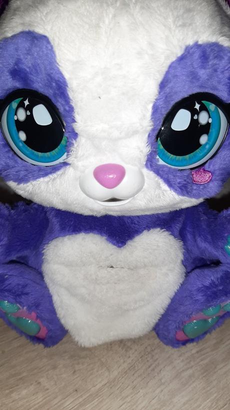 Interaktívna panda peek-a-roo furreal,