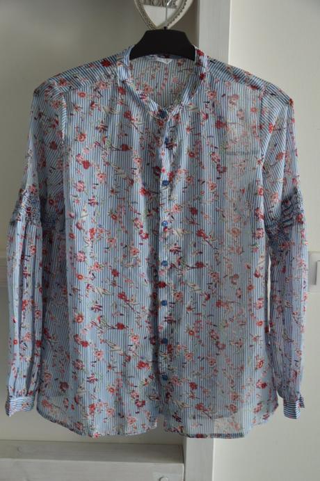 Kvetinková blúzka, house,s