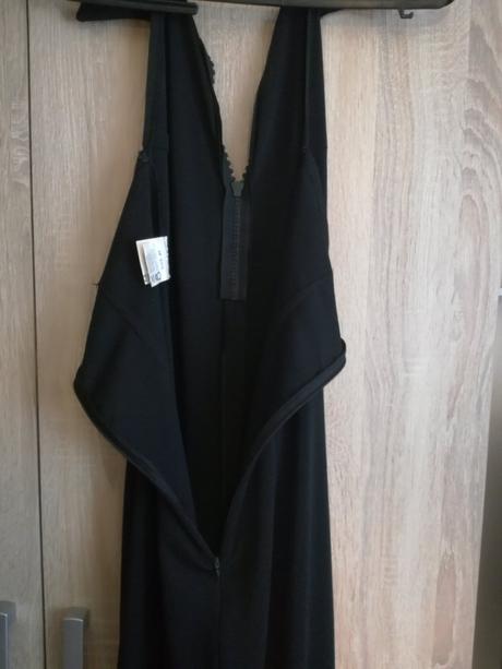 Overal spoločenský, 40