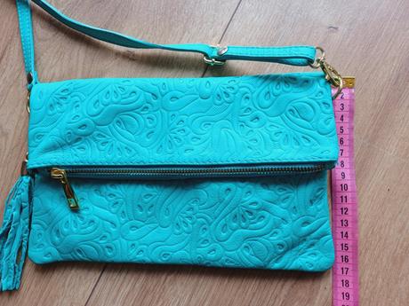 Malá kožená crossbody kabelka, 