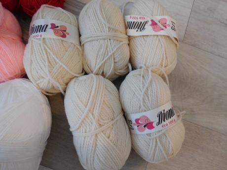 Vlna na ďalšiu tvorbu, čelenky, ponožky, čiapky,,