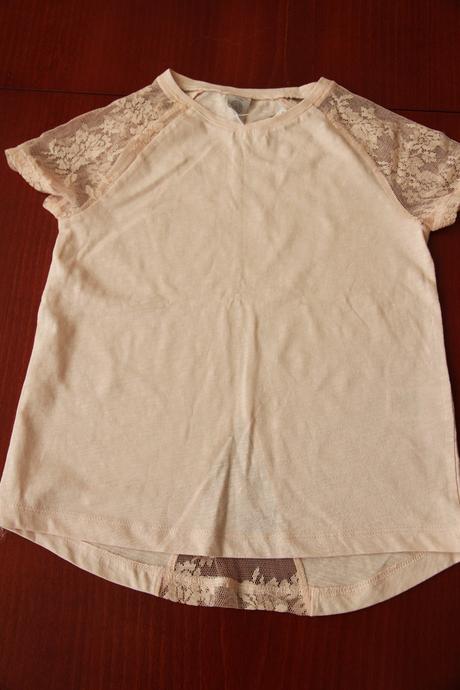 Jemnučké tričko s čipkou, lindex,128