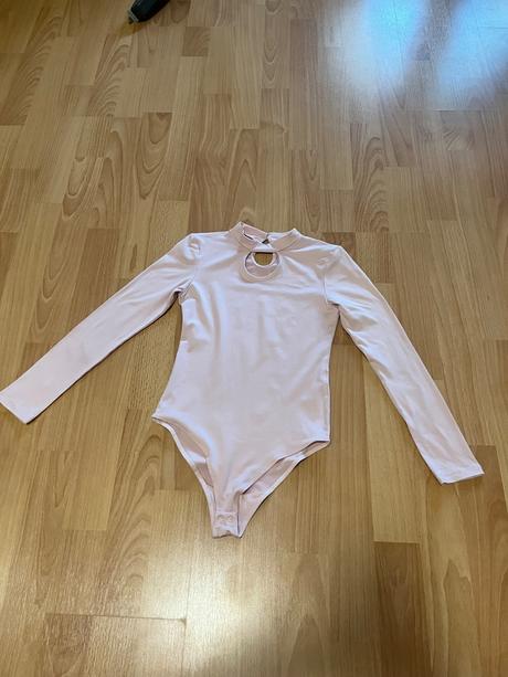 Bledoružové tanečné body, 134