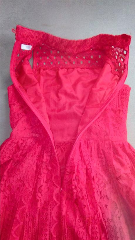 Spoločenské šaty, 146