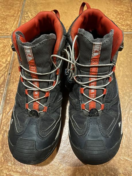 Nepremokavé turistické topánky quechua (37), 37