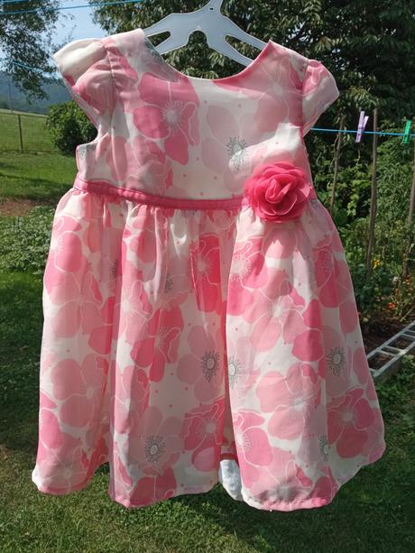 Spoločenské saty s kvetmi vlčieho maku, 74