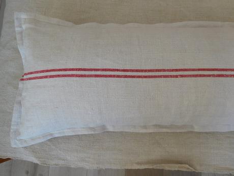 Vankúše menšie , vačšie, podlhovasté,, 