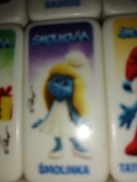 Domino šmolko, 