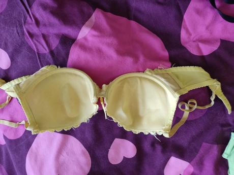 Žltá podprsenka, m