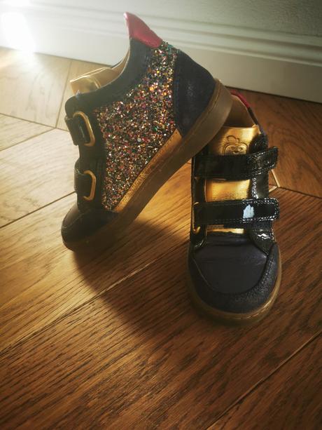 Kozene topanocky zn. shoo pom, 26