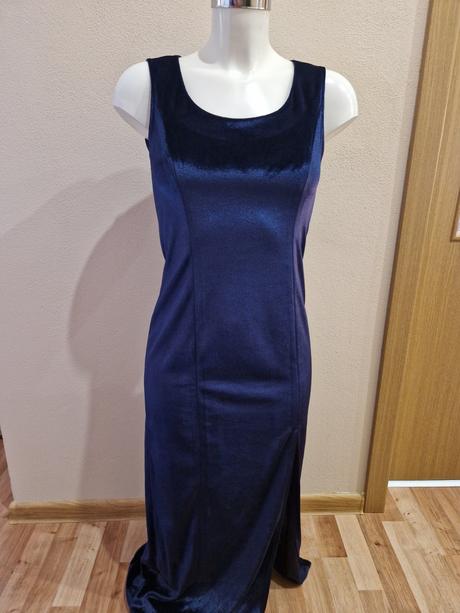 Spolocenske saty, 34