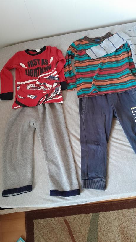 Balík oblečenia 92-98+čiapky, ponožky, xs