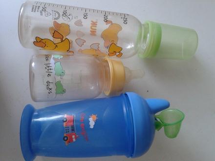 2ks  flašiek + pohárik, 