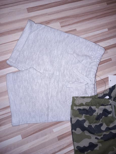 2x šortky, f&f,92