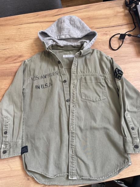Army košeľa s kapucňou, zara,128