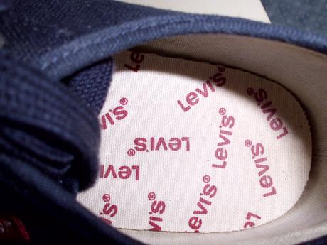 Tmavomodré 3, levis,36