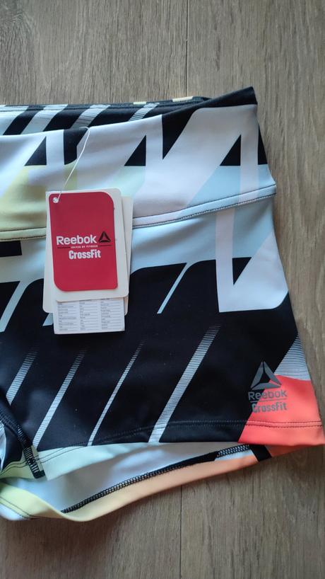 Úplne nové dámske kraťasy reebok crossfit, veľ.l., reebok,l